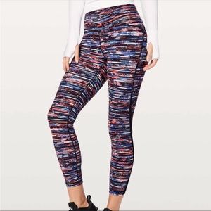 LULULEMON Train Times 7/8 Pant *25"
Hinshu Alpine White Multi / Black